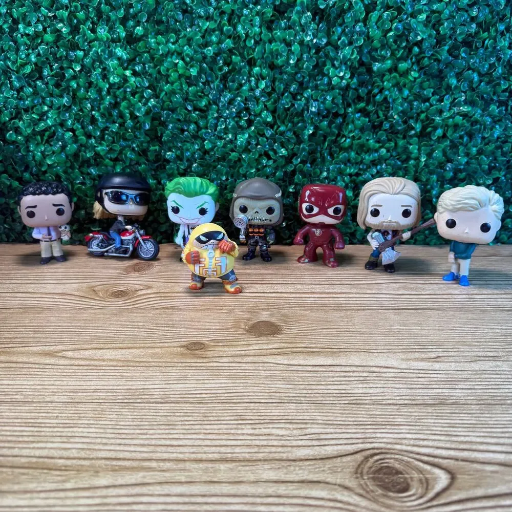 Huge  Funko Pop Bundle of 8 Loose Vinyl Figures Thor Joker Ironman and More Gift